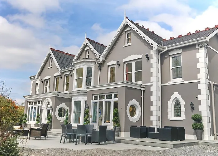 Llwyn Country House